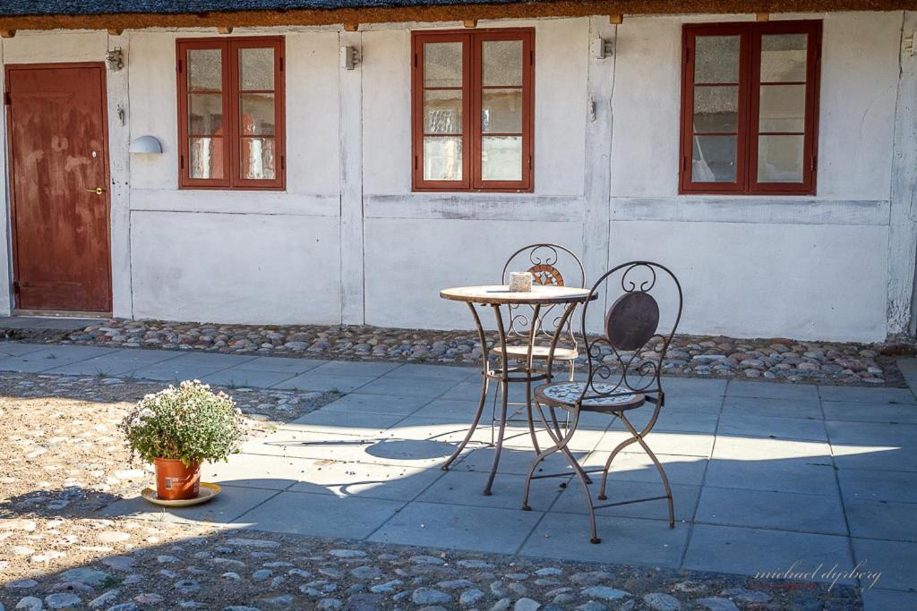 Ragnhilds Gard, Hostel Nyord Екстериор снимка